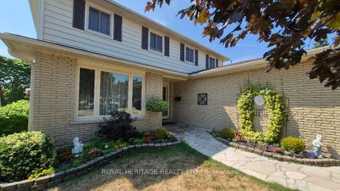 Photo 10 at 566 Creekview Circle, West Shore, Pickering
