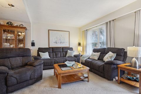 Photo 5 at 34 Corvus Star Way, Henry Farm, Toronto
