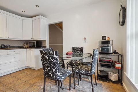 Photo 10 at 34 Corvus Star Way, Henry Farm, Toronto