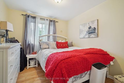 Photo 15 at 34 Corvus Star Way, Henry Farm, Toronto