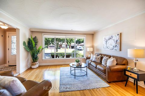 Photo 8 at 54 Bartel Drive, Jane Heights, Toronto