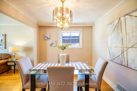 Photo 12 at 54 Bartel Drive, Jane Heights, Toronto