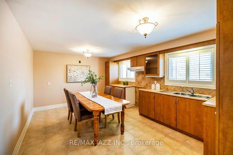 Photo 14 at 54 Bartel Drive, Jane Heights, Toronto