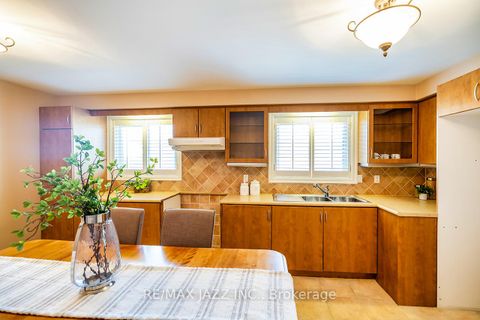 Photo 15 at 54 Bartel Drive, Jane Heights, Toronto