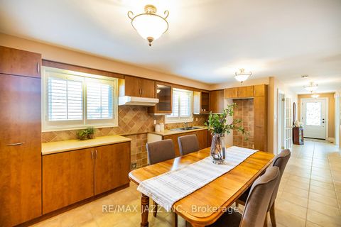 Photo 16 at 54 Bartel Drive, Jane Heights, Toronto