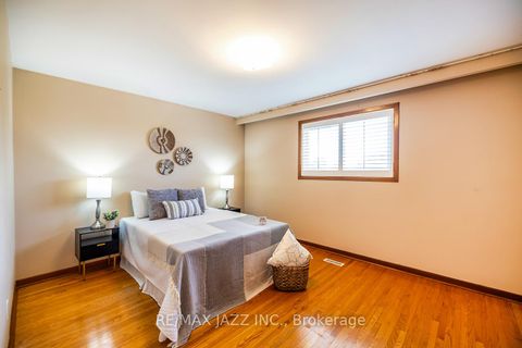 Photo 20 at 54 Bartel Drive, Jane Heights, Toronto
