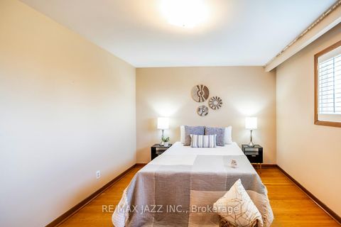 Photo 22 at 54 Bartel Drive, Jane Heights, Toronto