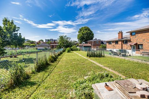 Photo 37 at 54 Bartel Drive, Jane Heights, Toronto