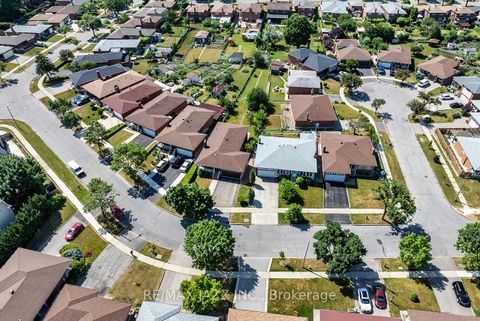 Photo 40 at 54 Bartel Drive, Jane Heights, Toronto