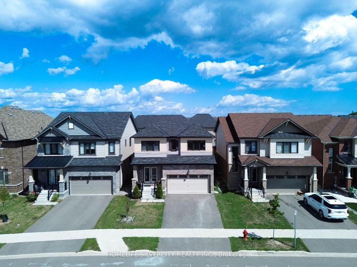 Photo 4 at 256 Bedrock Drive, Stoney Creek Mountain, Hamilton