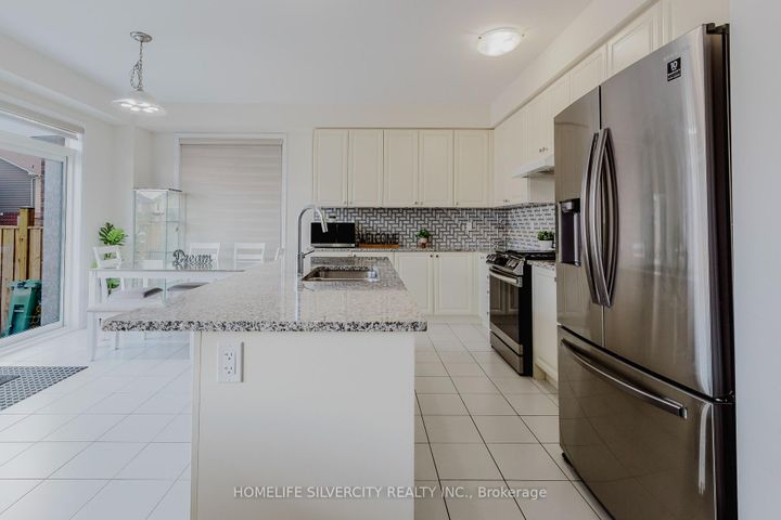 Photo 13 at 256 Bedrock Drive, Stoney Creek Mountain, Hamilton