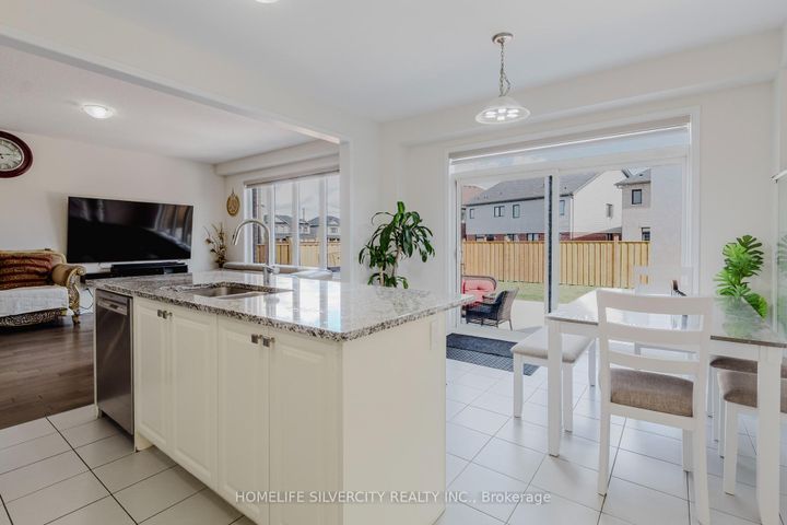 Photo 14 at 256 Bedrock Drive, Stoney Creek Mountain, Hamilton