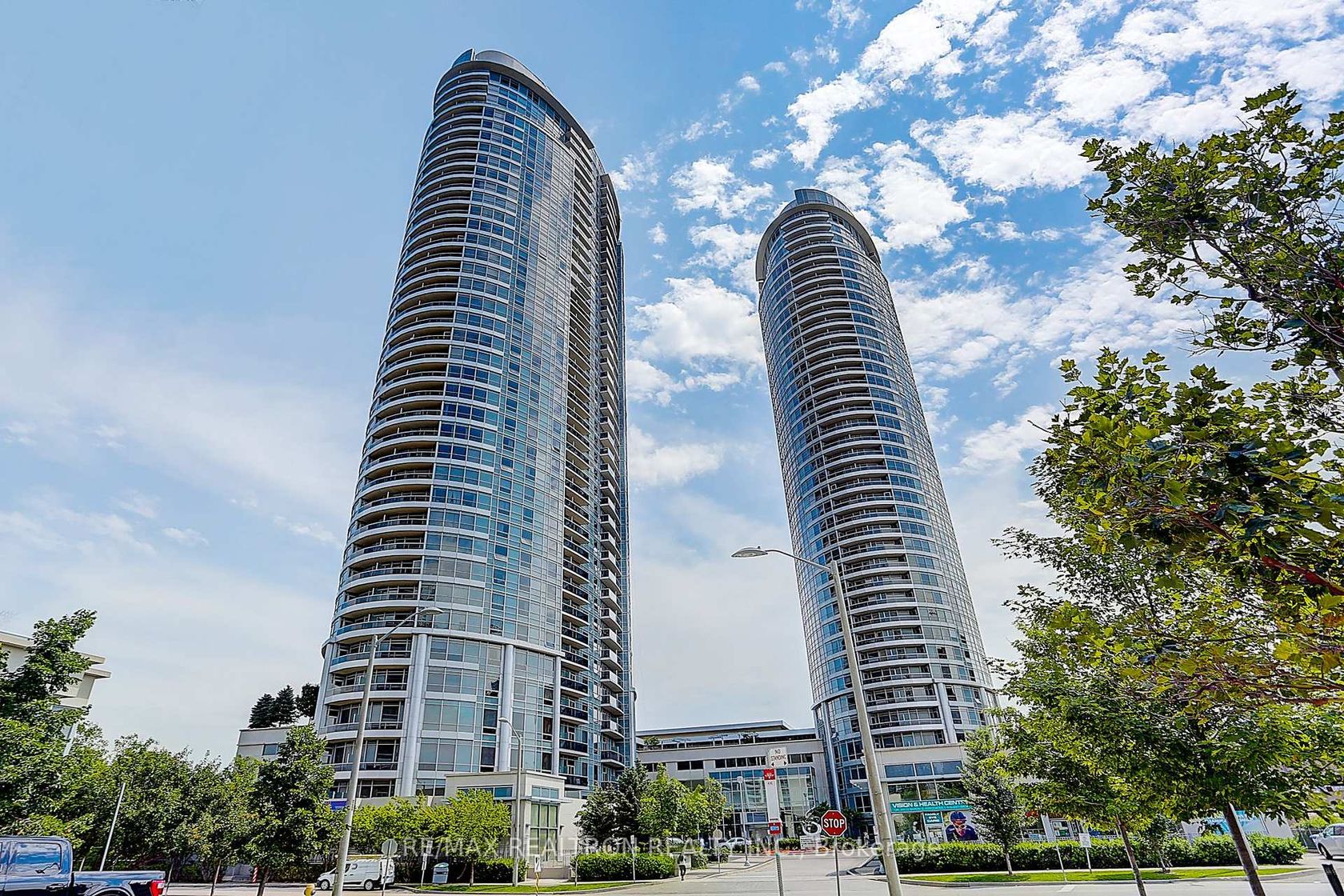3220 - 135 Village Green Square, Malvern West, Toronto 