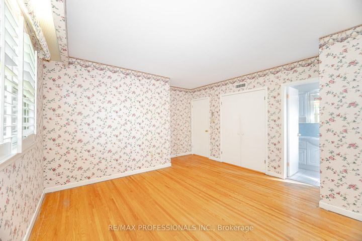 Photo 17 at 3667 Beechollow Crescent, Applewood, Mississauga
