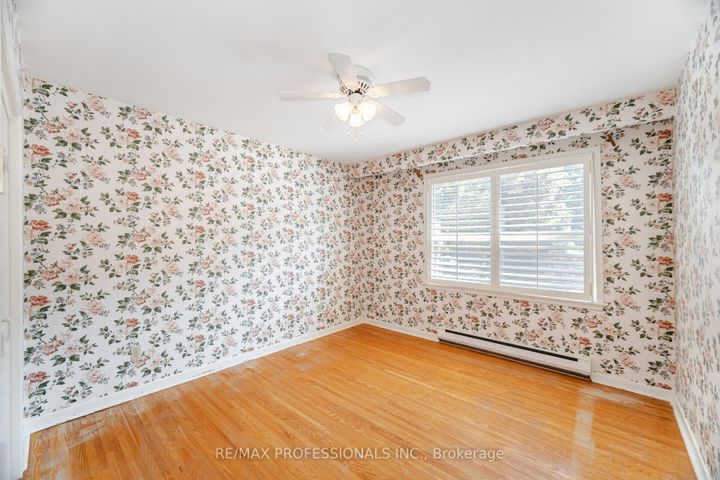 Photo 20 at 3667 Beechollow Crescent, Applewood, Mississauga