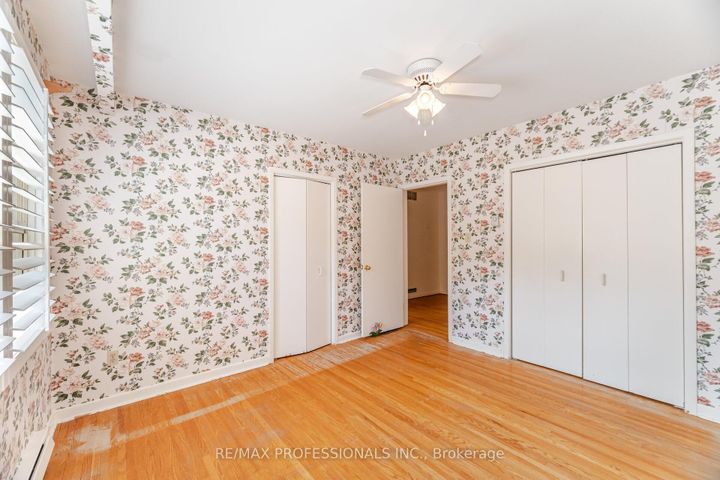 Photo 21 at 3667 Beechollow Crescent, Applewood, Mississauga