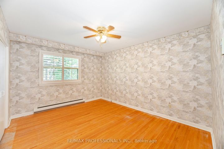 Photo 22 at 3667 Beechollow Crescent, Applewood, Mississauga