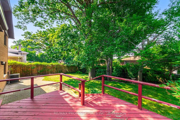 Photo 27 at 3667 Beechollow Crescent, Applewood, Mississauga