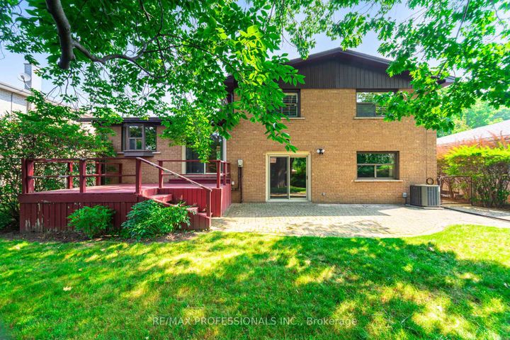 Photo 32 at 3667 Beechollow Crescent, Applewood, Mississauga