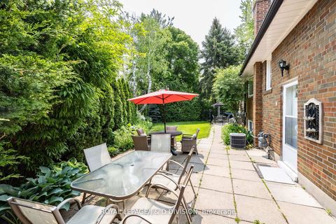 Photo 2 at 48 Greengrove Crescent, Donalda, Toronto