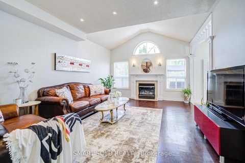 Photo 7 at 40 Tuscana Boulevard, Patterson, Vaughan