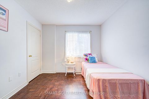 Photo 23 at 40 Tuscana Boulevard, Patterson, Vaughan