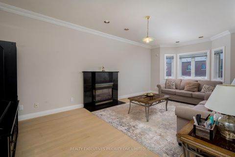 Photo 8 at 67 Stockdale Crescent, North Richvale, Richmond Hill