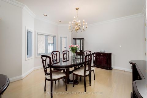 Photo 9 at 67 Stockdale Crescent, North Richvale, Richmond Hill