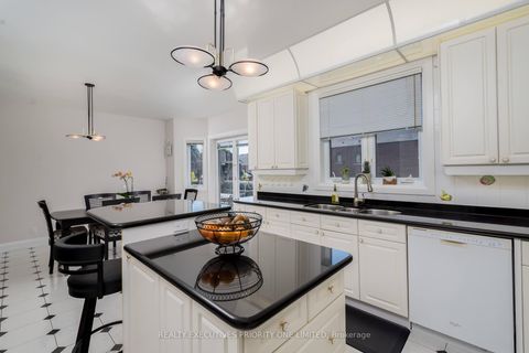 Photo 15 at 67 Stockdale Crescent, North Richvale, Richmond Hill