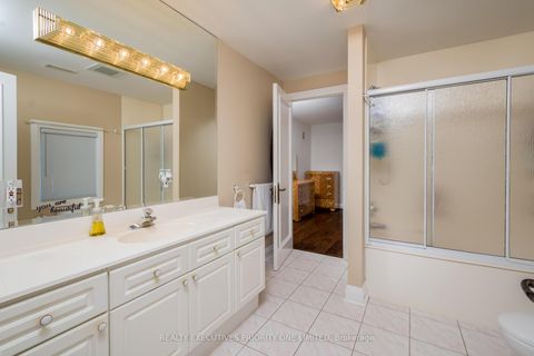 Photo 30 at 67 Stockdale Crescent, North Richvale, Richmond Hill