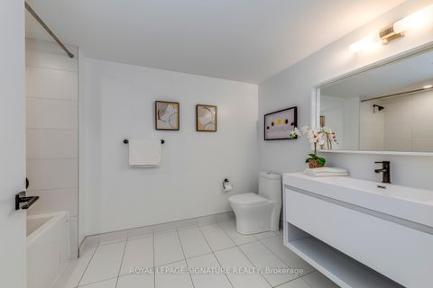 Photo 27 at 1003 - 2 Augusta Avenue, Waterfront Communities C1, Toronto