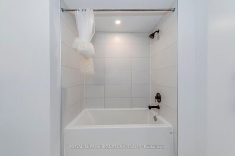 Photo 29 at 1003 - 2 Augusta Avenue, Waterfront Communities C1, Toronto