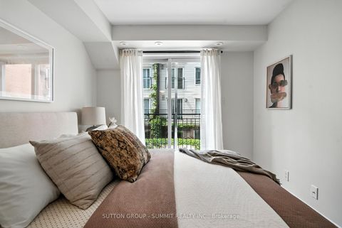 Photo 11 at 1026 - 18 Laidlaw Street, South Parkdale, Toronto