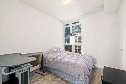 Photo 4 at 2010 - 21 Carlton Street, Yonge Corridor, Toronto
