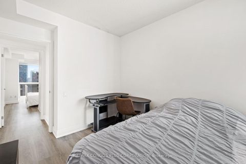 Photo 5 at 2010 - 21 Carlton Street, Yonge Corridor, Toronto