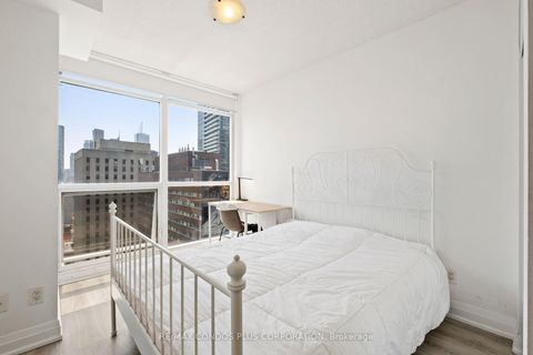 Photo 6 at 2010 - 21 Carlton Street, Yonge Corridor, Toronto