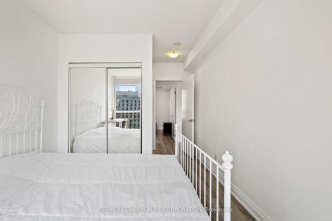Photo 7 at 2010 - 21 Carlton Street, Yonge Corridor, Toronto