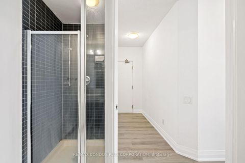 Photo 10 at 2010 - 21 Carlton Street, Yonge Corridor, Toronto