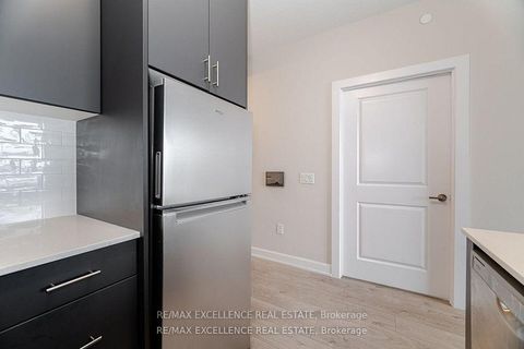 Photo 12 at 2003 - 3220 WILLIAM COLSTON Avenue, JM Joshua Meadows, Oakville