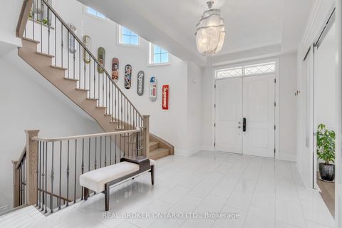 Photo 4 at 18 Ridgepoint Road, Kleinburg, Vaughan