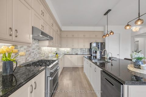 Photo 17 at 18 Ridgepoint Road, Kleinburg, Vaughan