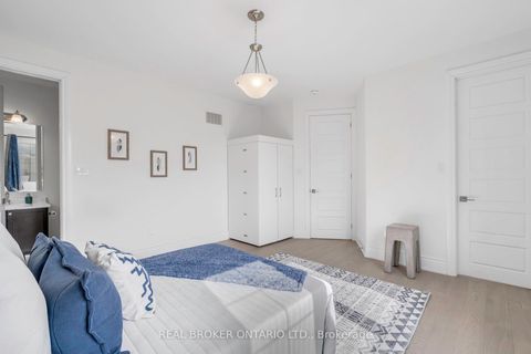 Photo 25 at 18 Ridgepoint Road, Kleinburg, Vaughan