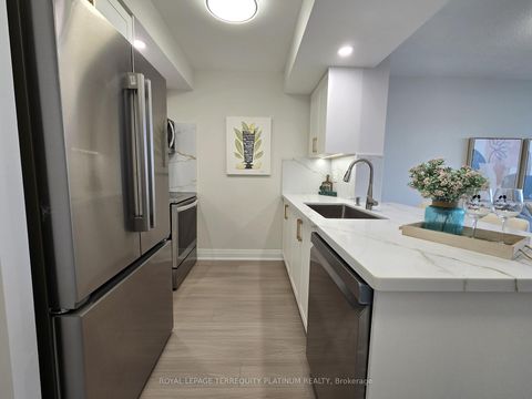 Photo 4 at 2013 - 10 Northtown Way, Willowdale East, Toronto