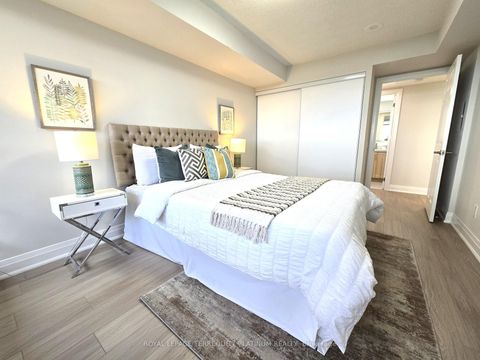 Photo 13 at 2013 - 10 Northtown Way, Willowdale East, Toronto