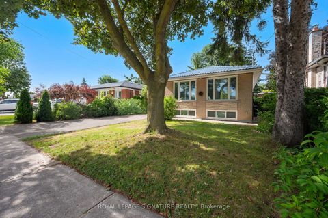 Photo 1 at 16 Pagoda Place, Beaumonde Heights, Toronto