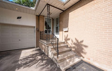 Photo 2 at 16 Pagoda Place, Beaumonde Heights, Toronto