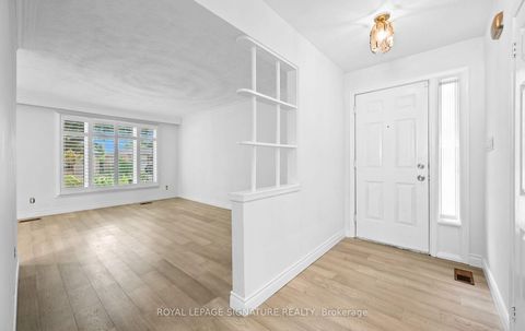 Photo 3 at 16 Pagoda Place, Beaumonde Heights, Toronto