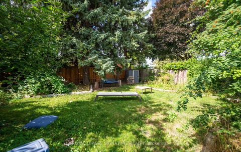 Photo 19 at 16 Pagoda Place, Beaumonde Heights, Toronto