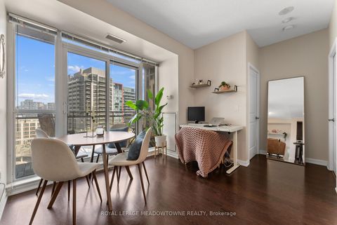 Photo 3 at 916 - 628 Fleet Street, Niagara, Toronto