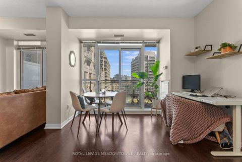 Photo 4 at 916 - 628 Fleet Street, Niagara, Toronto